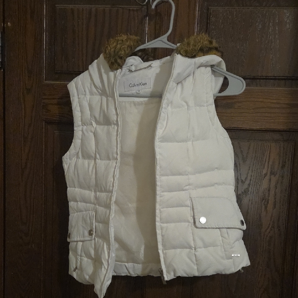 Calvin Klein Ivory Quilted Vest with Faux Fur Trim